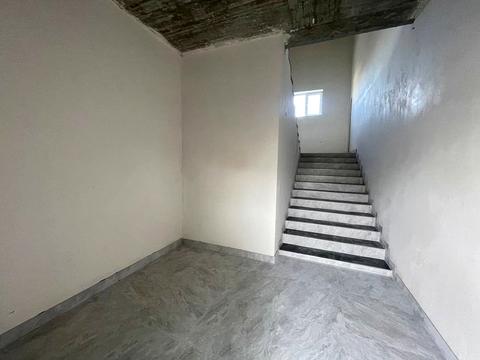 комерційна за адресою Квіткова вул., 28