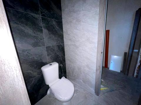 комерційна за адресою Квіткова вул., 28