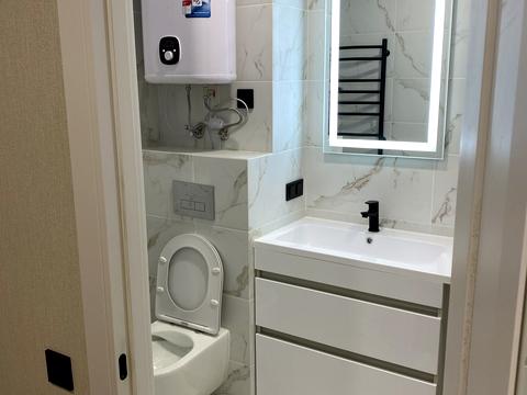 комерційна за адресою Кирилівська вул. (Фрунзе), 37-А