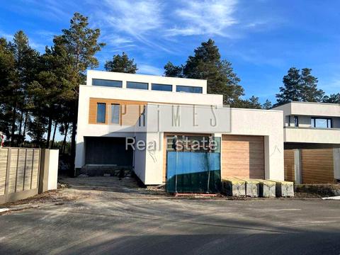 будинок за адресою Набережна вул.