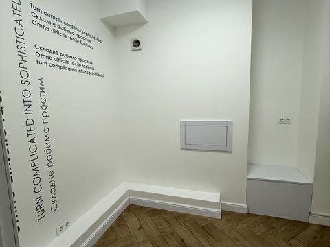 комерційна за адресою Кловський узвіз, 7