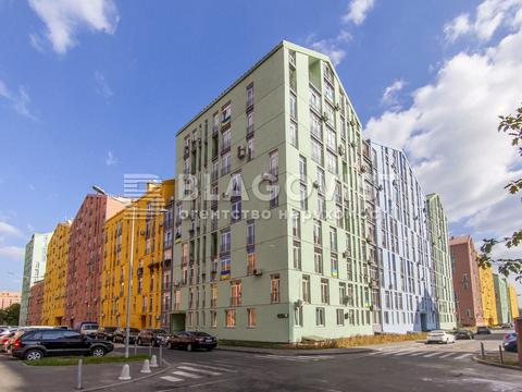 комерційна за адресою Регенераторна вул., 4к2