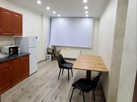 комерційна за адресою Регенераторна вул., 4к2