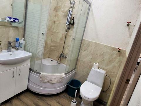 комерційна за адресою Регенераторна вул., 4к2