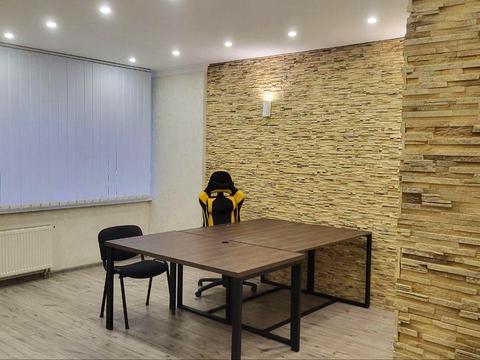 комерційна за адресою Регенераторна вул., 4к2