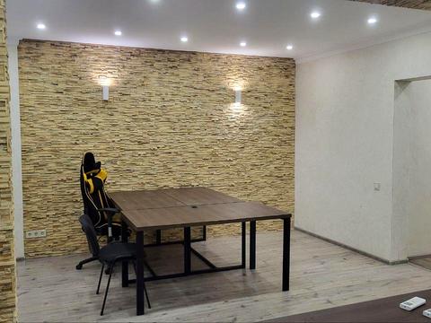 комерційна за адресою Регенераторна вул., 4к2