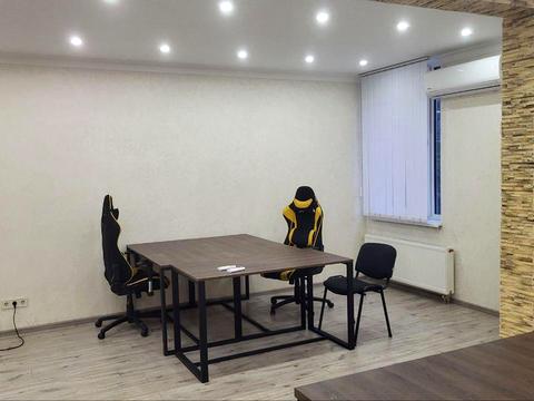 комерційна за адресою Регенераторна вул., 4к2