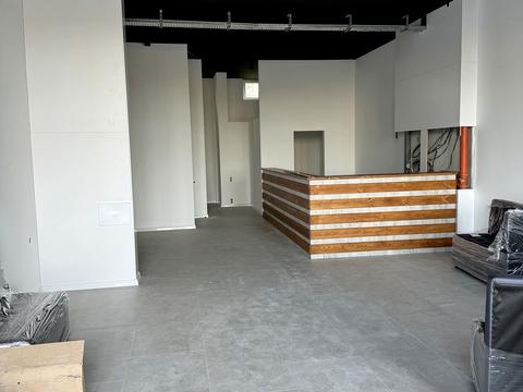 комерційна за адресою Трускавецька вул., 145