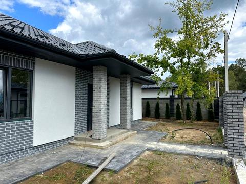 будинок за адресою Успішна, 20