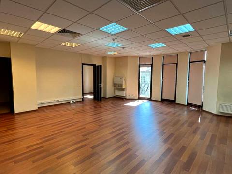 комерційна за адресою Саксаганського вул., 120