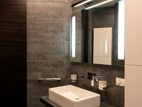 квартира по адресу Андрея Верхогляда ул. (Михайла Драгомирова), 16