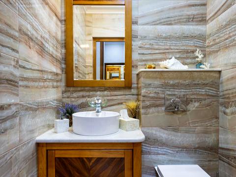 комерційна за адресою Генерала Тараса Чупринки вул. (Пушкіна), 1