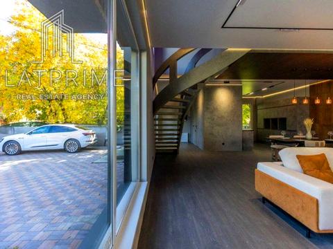 будинок за адресою Центральна вул.