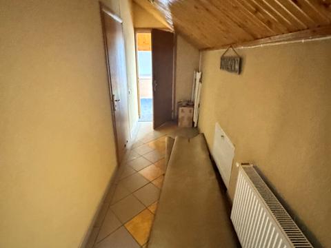 комерційна за адресою Дубовецька вул., 7