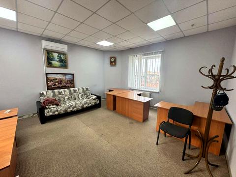 комерційна за адресою Дубовецька вул., 7