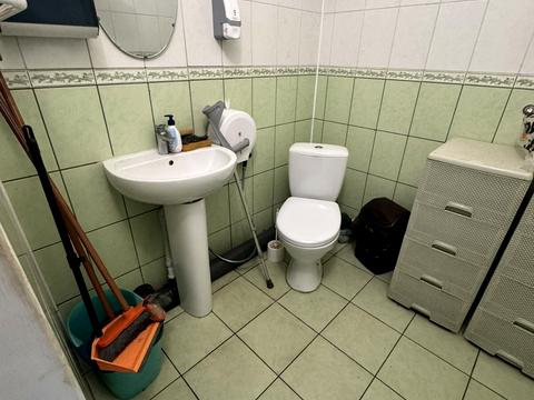 комерційна за адресою Дубовецька вул., 7