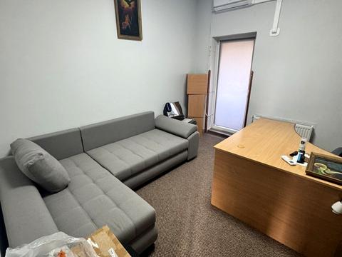 комерційна за адресою Дубовецька вул., 7