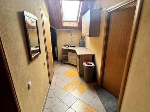 комерційна за адресою Дубовецька вул., 7