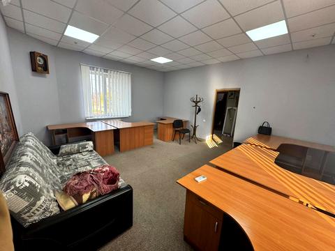 комерційна за адресою Дубовецька вул., 7