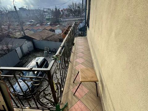 комерційна за адресою Дубовецька вул., 7