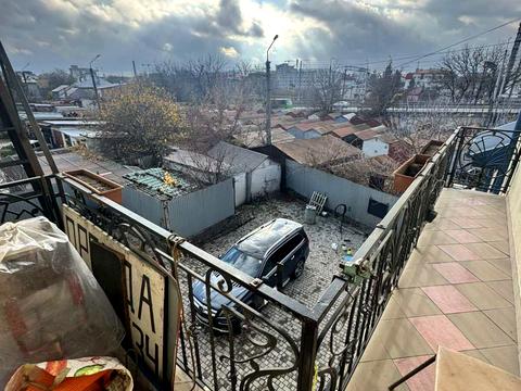 комерційна за адресою Дубовецька вул., 7