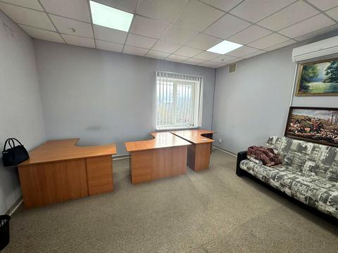 комерційна за адресою Дубовецька вул., 7