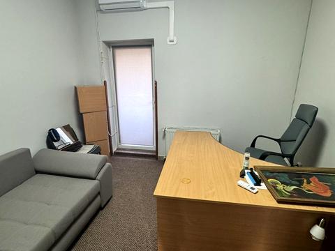 комерційна за адресою Дубовецька вул., 7