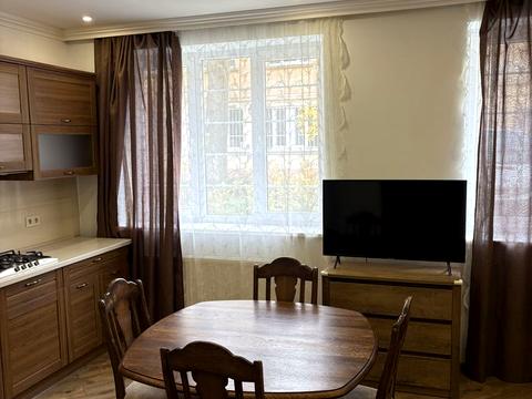 квартира за адресою Пекарська вул., 13