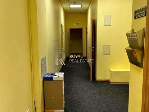 комерційна за адресою Саксаганського вул., 106