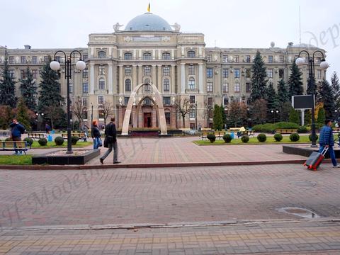 коммерческая по адресу Привокзальная пл., 2