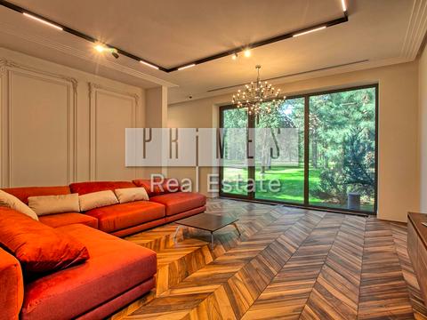 будинок за адресою Набережна вул.