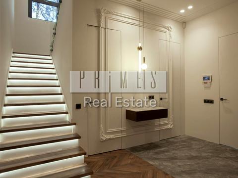 будинок за адресою Набережна вул.