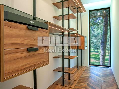 будинок за адресою Набережна вул.