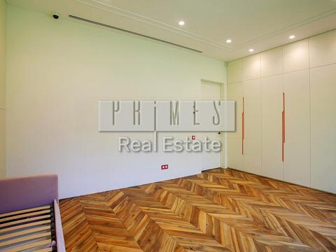 будинок за адресою Набережна вул.