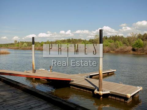 будинок за адресою Набережна вул.