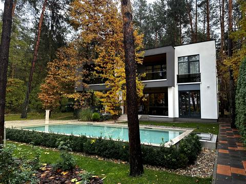 будинок за адресою Першотравнева вул.