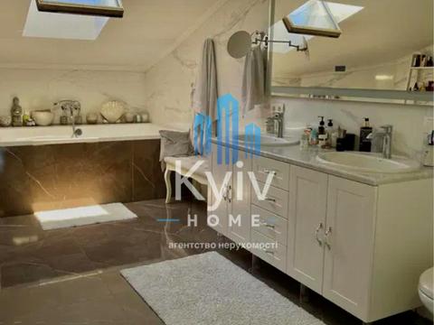 будинок за адресою Стежки вул.