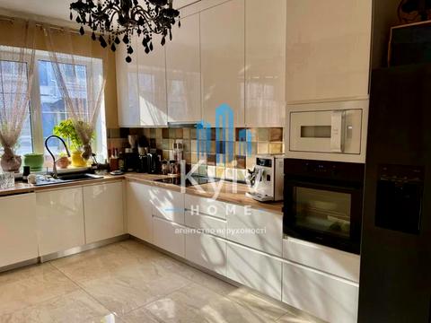 будинок за адресою Стежки вул.