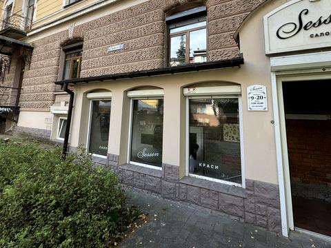 комерційна за адресою Михайла Грушевського вул., 37