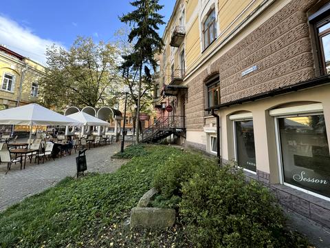 комерційна за адресою Михайла Грушевського вул., 37