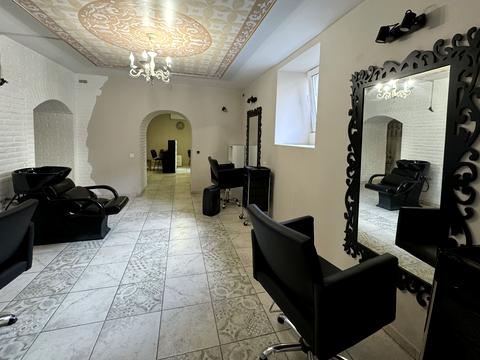 комерційна за адресою Михайла Грушевського вул., 37