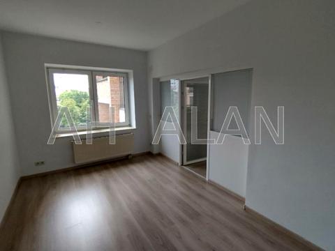 комерційна за адресою Рогнідинська вул., 6