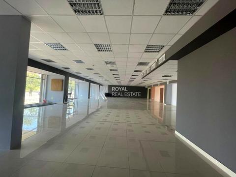 комерційна за адресою Дніпровська набережна вул., 13