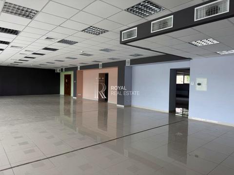 комерційна за адресою Дніпровська набережна вул., 13