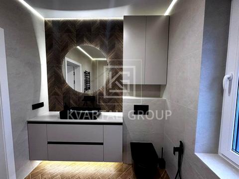 будинок за адресою Успішна, 10