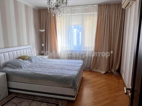 квартира за адресою Дніпровська набережна вул., 25