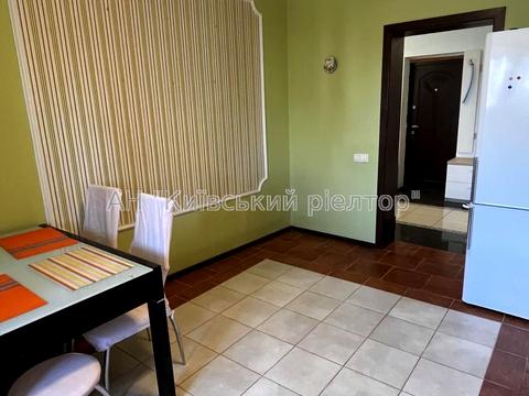 квартира за адресою Дніпровська набережна вул., 25