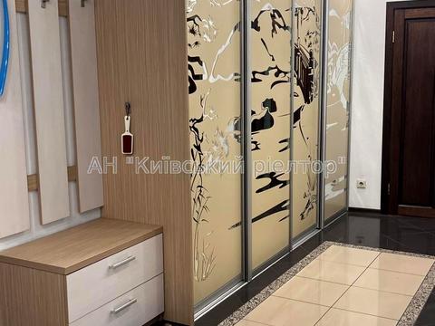 квартира за адресою Дніпровська набережна вул., 25