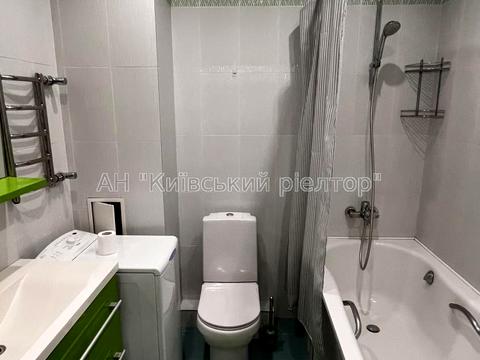 квартира за адресою Дніпровська набережна вул., 25