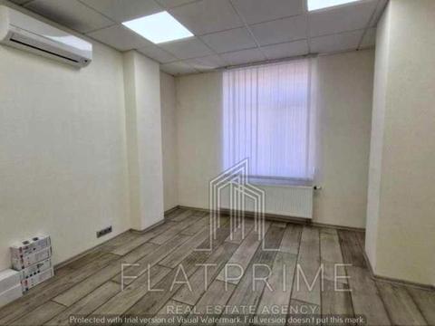 комерційна за адресою Івана Франка вул., 15-А